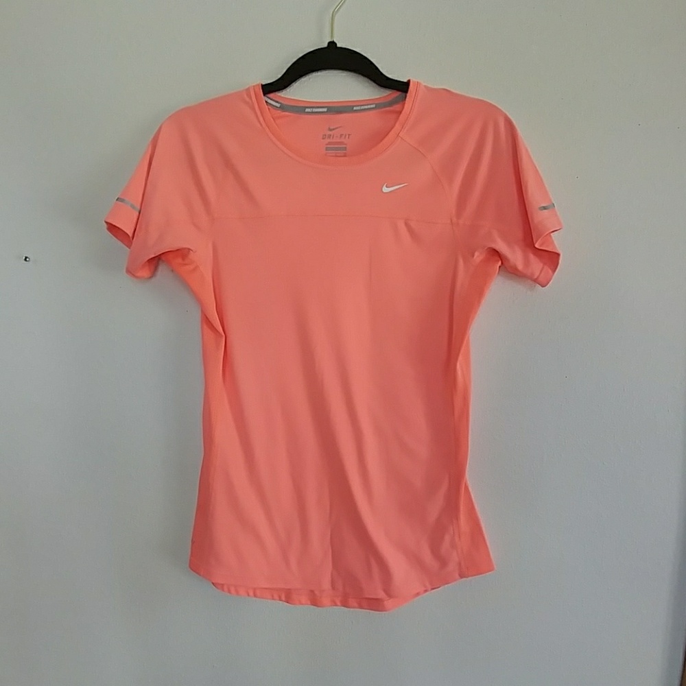 Nike Dri-Fit shirt ~ like new! Look!